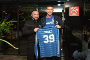 dzeko-rodendan-zeljeznicar-1200x800-1-300x200 Džeko sa Zmajevima slavi rođendan, dobio i poklon od FK Željezničar