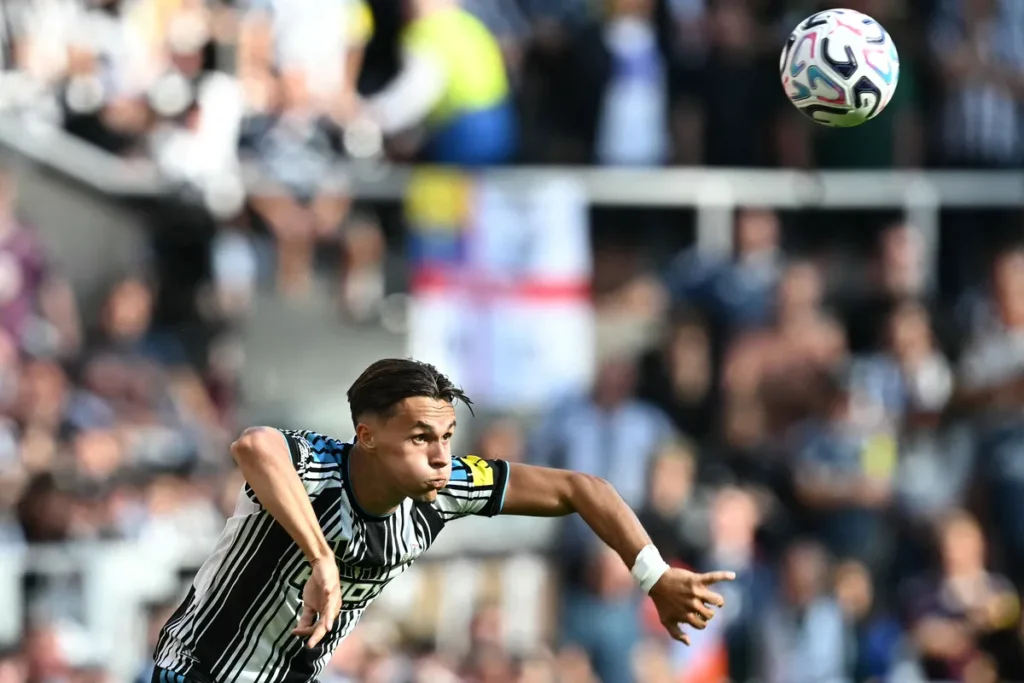 Amar Dedić oduševio na debiju za Newcastle, trener Svraka mu se javno poklonio: “Kapa dolje…”