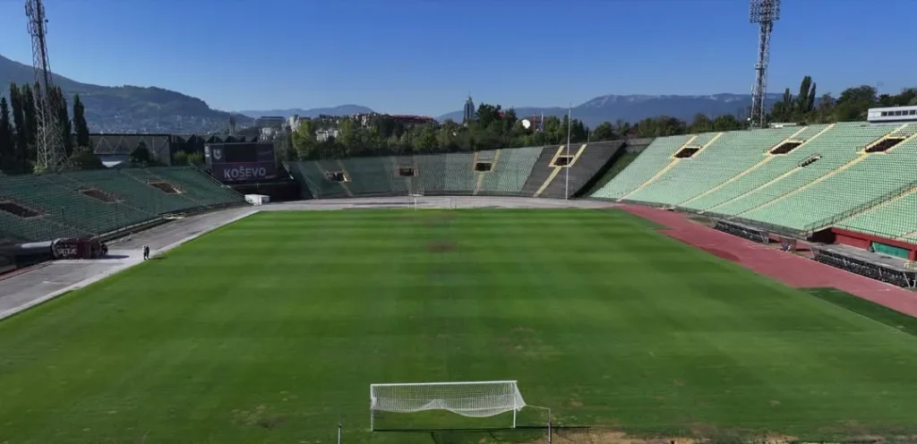 Pogledajte kako danas izgleda travnjak na stadionu Koševo, načelnik Mandić se oglasio i pokrenuo aktivnosti