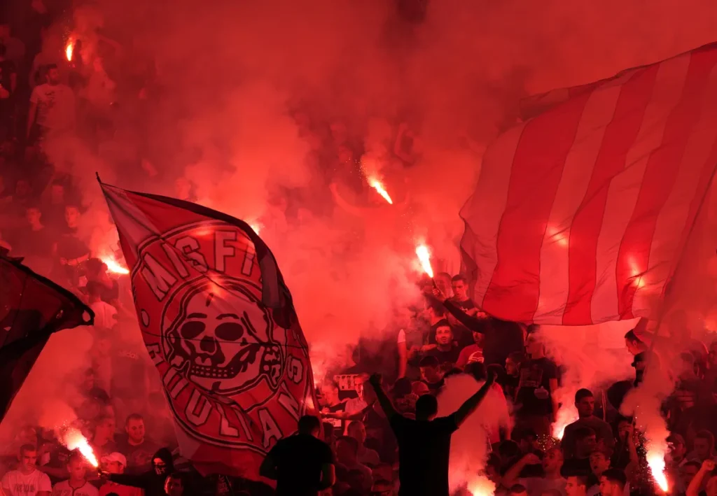 Sramno skandiranje navijača Crvene zvezde osuđenom ratnom zločincu Ratku Mladiću u Češkoj (VIDEO)