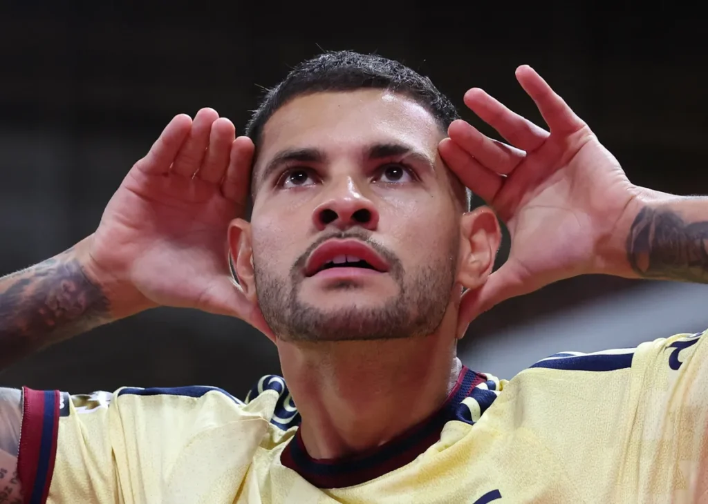 Arsenal slavio u ludom meču: Odbranjen penal, golčina i drama u završnici (VIDEO)