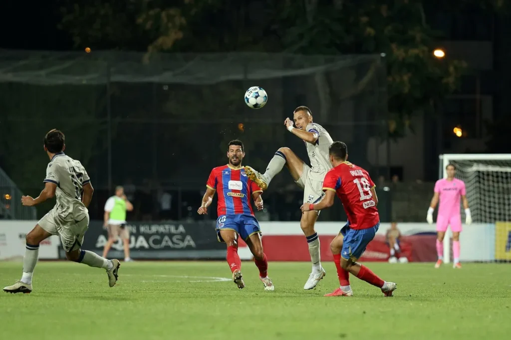 Borac dominantnom igrom savladao Željezničar na Gradskom stadionu: Banjalučani nekoliko puta pogađali i okvir gola Plavih