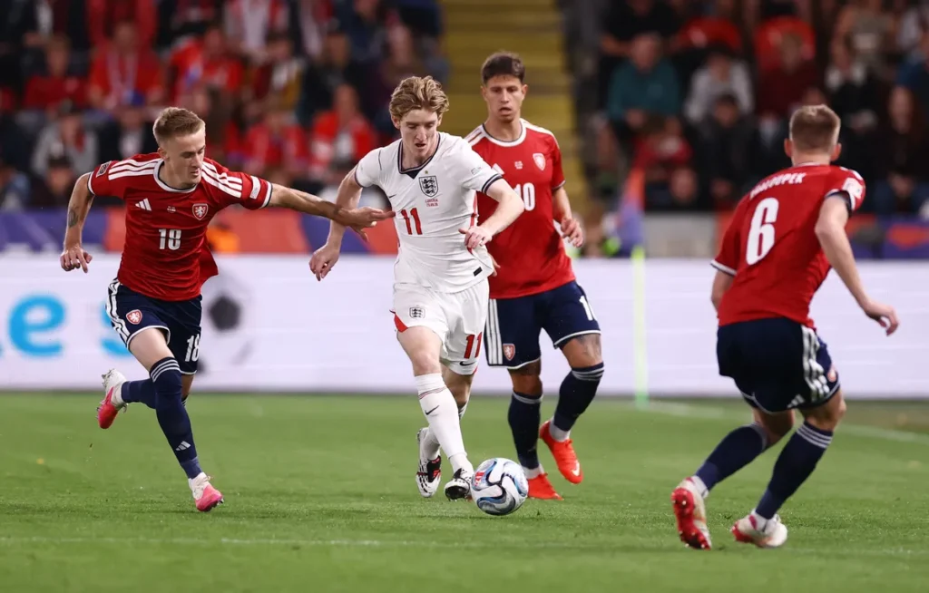 Češka nemoćna s igračem manje: Gordon i Kane donijeli Engleskoj pobjedu u Pragu (VIDEO)