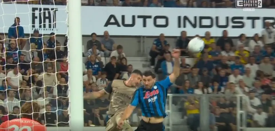Da li je prestrogo? Pogledajte kako je Sead Kolašinac skrivio penal iz kojeg je Atalanta ostala bez bodova