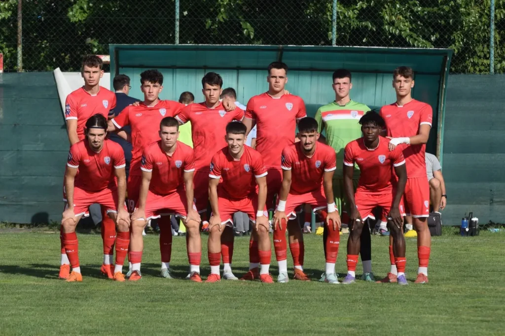 Nekadašnji premijerligaš se oglasio saopštenjem, pitaju se kome smetaju