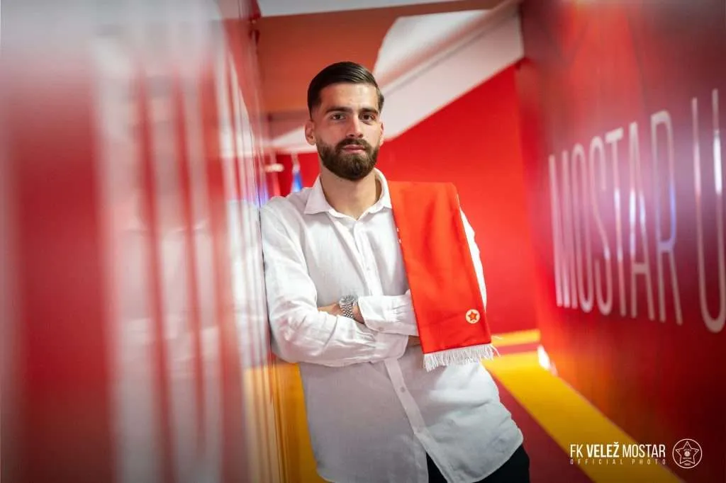 Velež predstavio novo pojačanje: Eldar Mehmedović stigao u Mostar, uskoro dolazi još jedno poznato ime