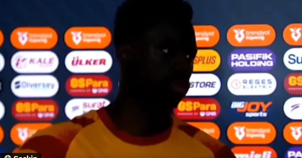Bizarna scena nakon velikog derbija: Fudbaler Galatasarayja stao pred kamere nakon, a onda je nastao neobičan snimak (VIDEO)