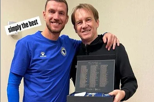 Džeko pred oproštaj iznenadio Zmajeve poklonom za cijeli život: Pogledajte šta im je ostavio