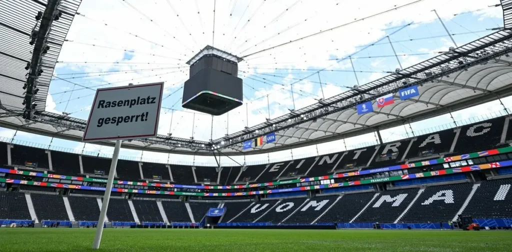 Evakuiran stadion u Frankfurtu: Alarm se iznenada oglasio, hiljade ljudi moralo van