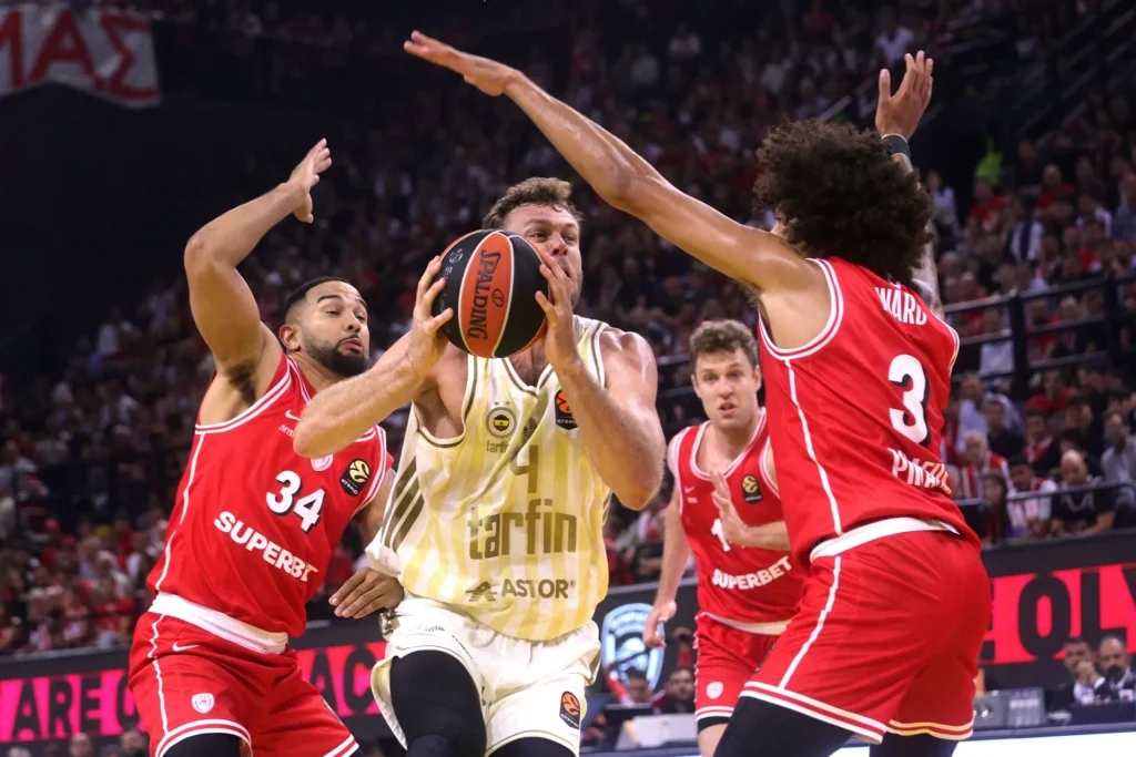 Fenerbahce nakon sjajnog preokreta u dramatičnoj utakmici savladao Olympiakos