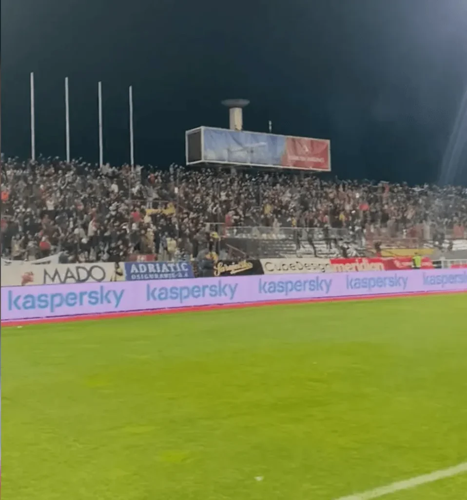 Igrači Sarajeva uz ‘Plavo oko plakalo je’ proslavili pobjedu protiv Plavih