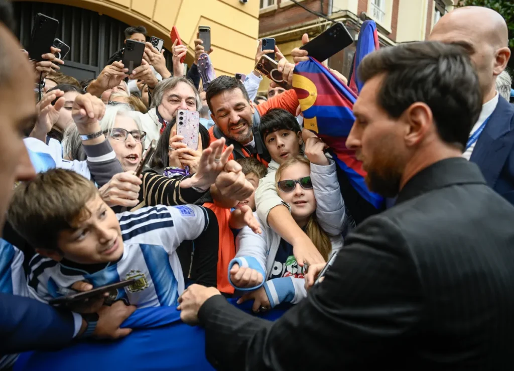 Messi stigao u Oviedo, navijači ga dočekali s oduševljenjem