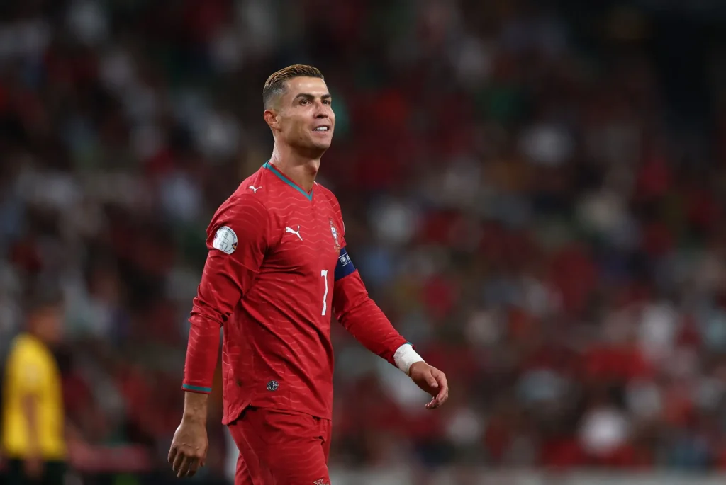 Ponovo je u centru pažnje, Ronaldo ušao u sukob sa poznatim voditeljem