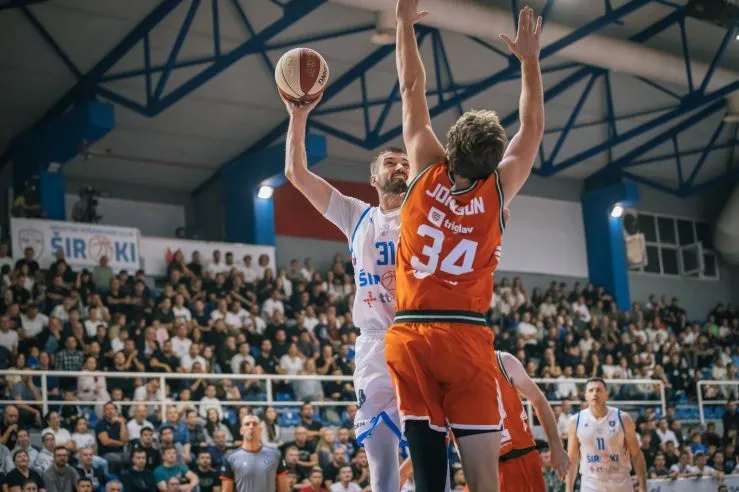 Široki u dramatičnoj završnici srušio Cedevita Olimpiju i obradovao punu Pecaru