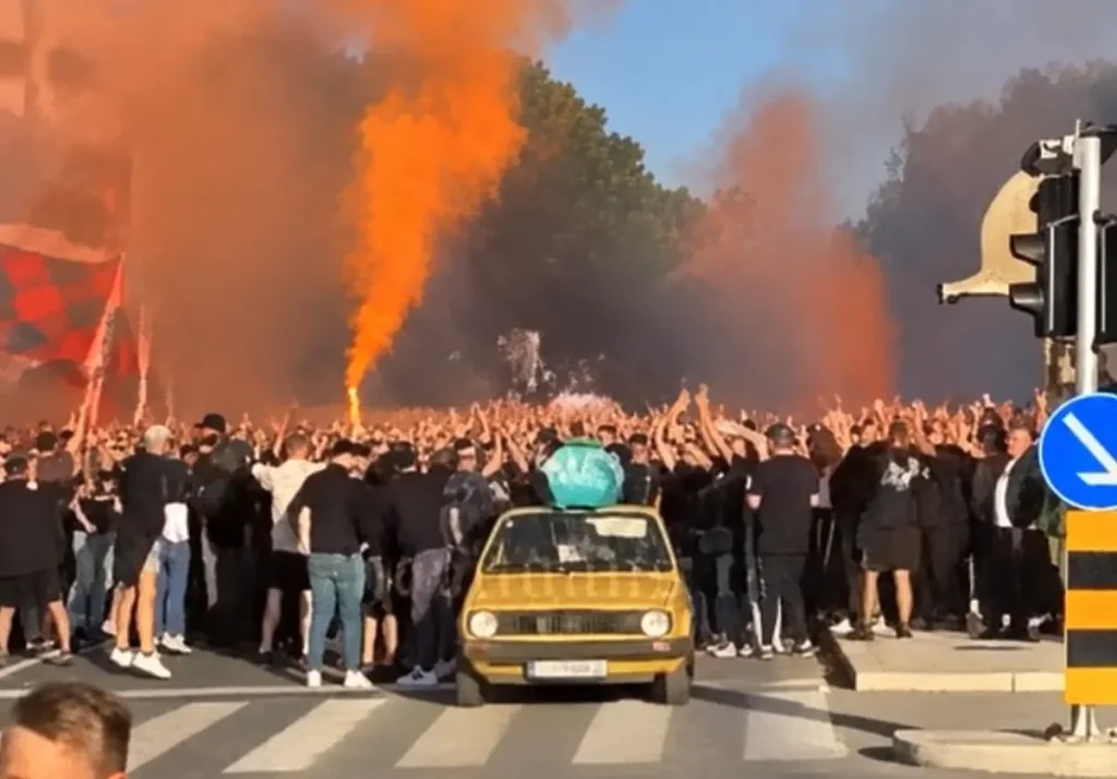 Skandalozne scene u Splitu: Navijači Hajduka veličali Hitlera i uzvikivali antisemitske parole (VIDEO)