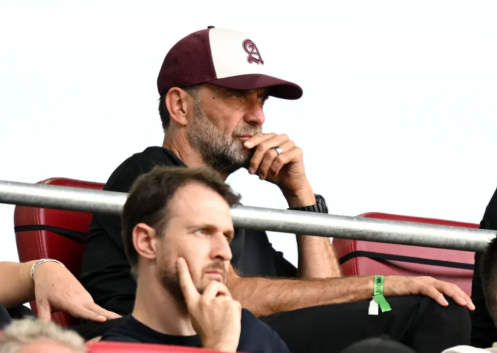 Teniske loptice prekinule utakmicu, trener pobjesnio, a Klopp se smijao (VIDEO)