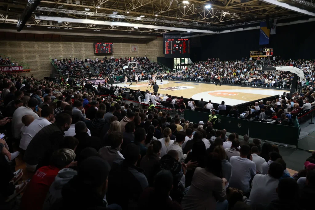 (UŽIVO) Partizan vezao nekoliko trojki i došao do ozbiljnije prednosti