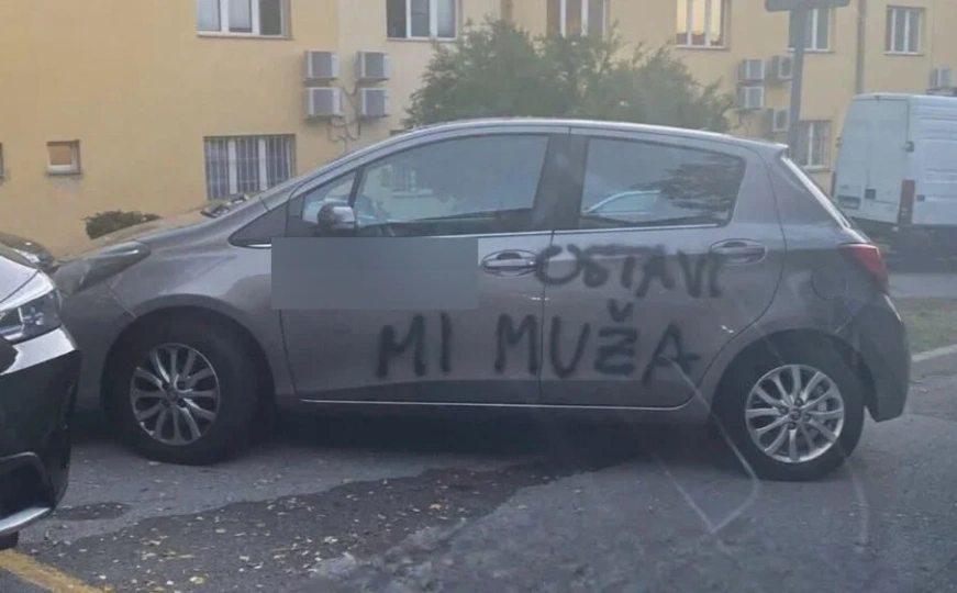 Žena ostavila brutalnu poruku ljubavnici na automobilu: “Jadan muž…”